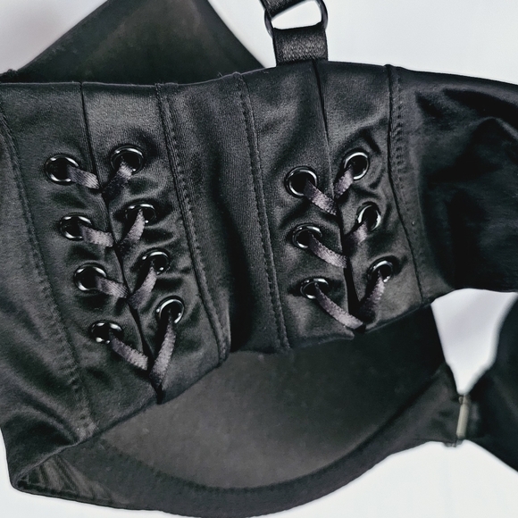 Victoria's Secret Very Sexy Corset Ties On Back Closure On Front Push Up Bra - Picture 5 of 9